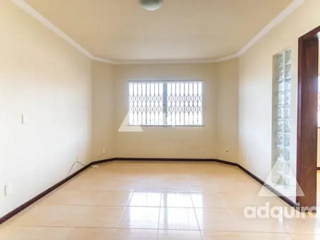 Sobrado 3 quartos e 3 banheiros, à venda, no bairro Olarias em Ponta Grossa