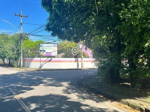 Casa 3 quartos e 4 banheiros, para alugar, no bairro Itaipu em Niterói