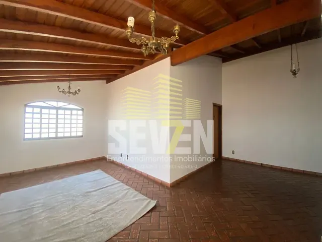 Casa com 242m² 4 quartos e 2 banheiros, à venda, no bairro Jardim Cruzeiro do Sul em Bauru