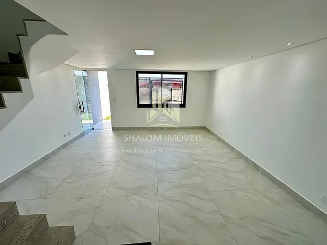 Casa 3 quartos e 2 banheiros, à venda, no bairro Planalto em Belo Horizonte