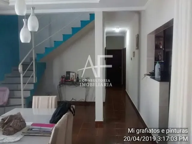 Casa com 300m² 3 quartos e 2 banheiros, à venda, no bairro Jardim Continental em Taubaté