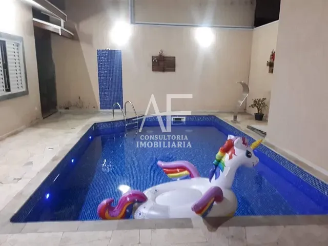 Casa com 300m² 3 quartos e 2 banheiros, à venda, no bairro Jardim Continental em Taubaté