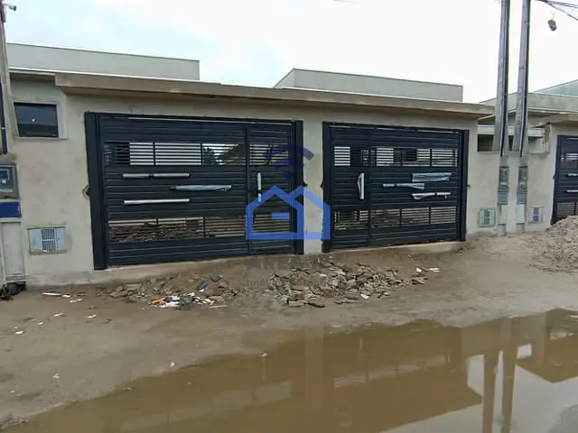 Casa 2 quartos e 1 banheiro, à venda, no bairro Balneário dos Golfinhos em Caraguatatuba