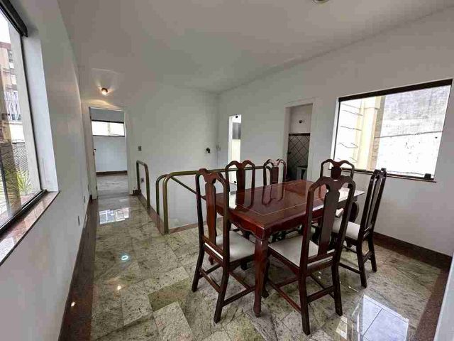 Casa com 240m², à venda ou para alugar, no bairro Centro em Campos dos Goytacazes