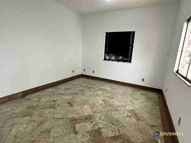 Casa com 240m², à venda ou para alugar, no bairro Centro em Campos dos Goytacazes