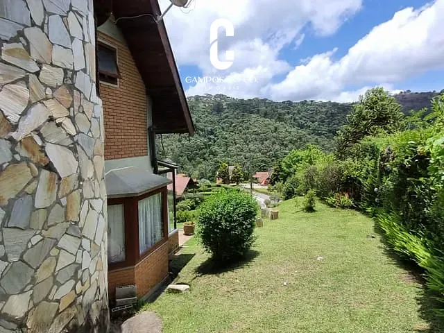 Casa com 550m² 3 quartos e 4 banheiros, à venda, no bairro Imbiry em Campos do Jordão