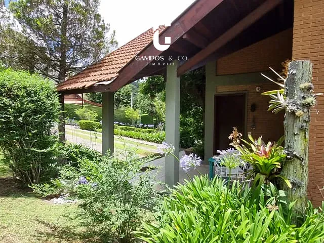 Casa com 550m² 3 quartos e 4 banheiros, à venda, no bairro Imbiry em Campos do Jordão