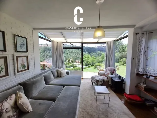 Casa com 550m² 3 quartos e 4 banheiros, à venda, no bairro Imbiry em Campos do Jordão
