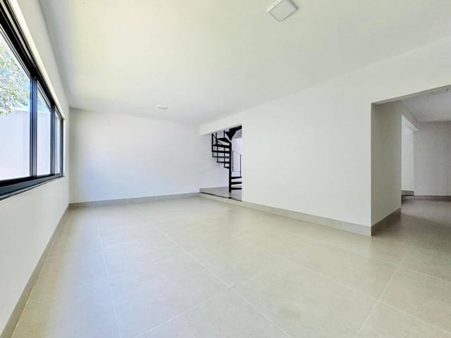 Casa com 500m² 6 quartos e 6 banheiros, para alugar, no bairro Mediterrâneo em Londrina