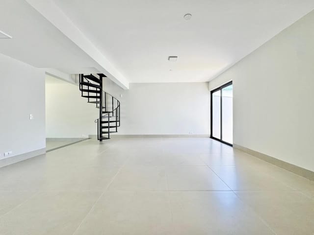 Casa com 500m² 6 quartos e 6 banheiros, para alugar, no bairro Mediterrâneo em Londrina