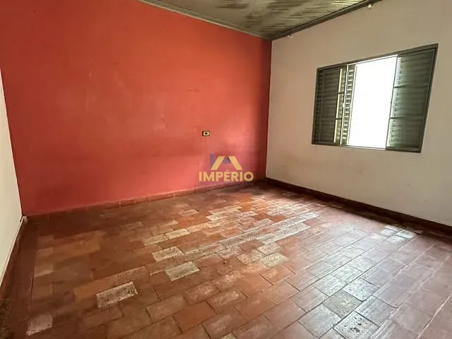 Casa com 137m², à venda, no bairro Centro em Salto