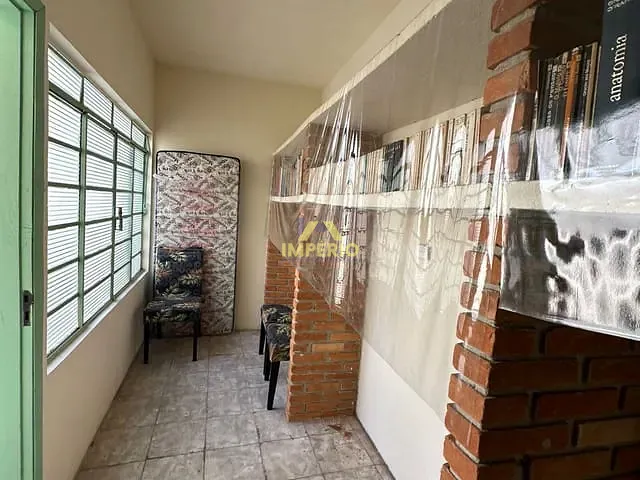 Casa com 137m², à venda, no bairro Centro em Salto