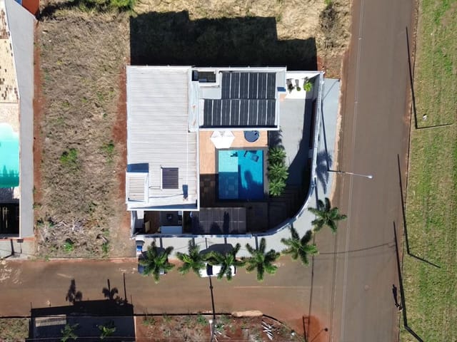 Casa com 396m² 1 quarto e 3 banheiros, à venda, no bairro Vila Salome em Cambé