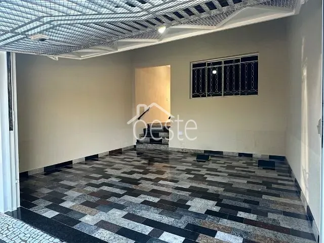 Casa com 150m² 3 quartos e 2 banheiros, à venda, no bairro Parque Residencial do Lago em Santa Bárbara D'Oeste