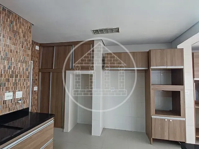 Casa com 220m² 3 quartos e 4 banheiros, à venda, no bairro Vila Congonhas em São Paulo