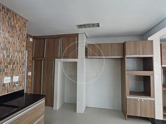 Casa com 220m² 3 quartos e 4 banheiros, à venda, no bairro Vila Congonhas em São Paulo