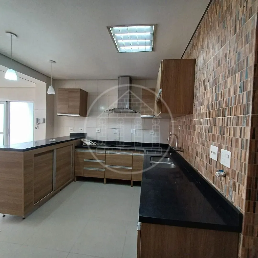 Casa, 3 quartos, 220 m² - Foto 2
