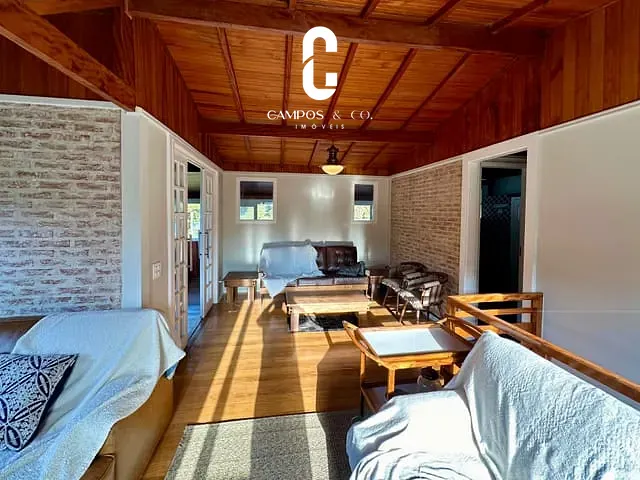 Casa com 2000m² 3 quartos e 3 banheiros, à venda, no bairro Vale Encantado em Campos do Jordão