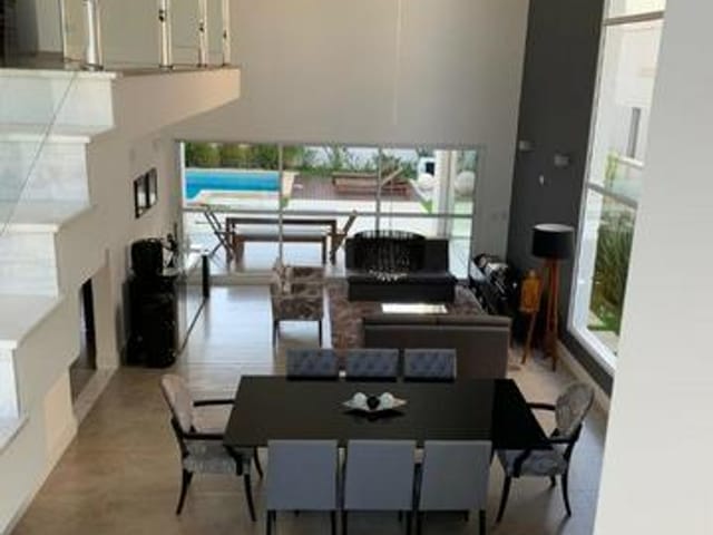 Casa com 450m² 4 quartos e 6 banheiros, à venda, no bairro Condomínio Residencial Jaguary em São José dos Campos