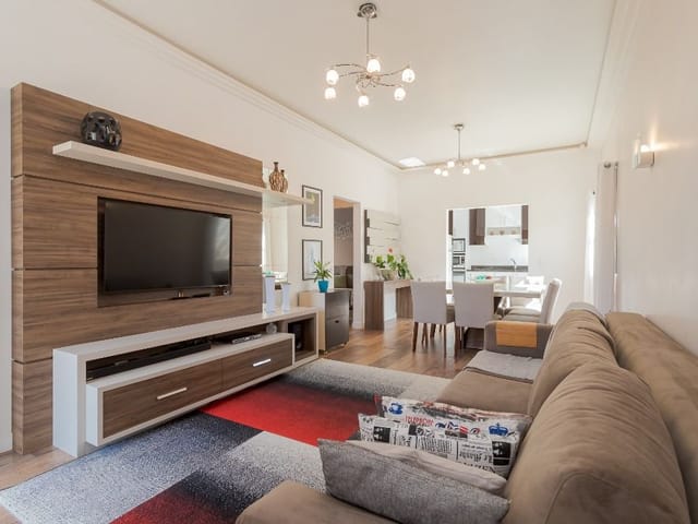 Casa com 414m² 3 quartos e 4 banheiros, à venda, no bairro Agua Verde em Curitiba