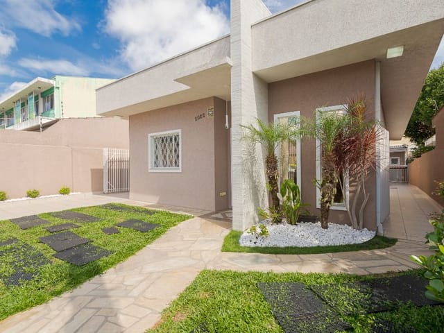Casa com 414m² 3 quartos e 4 banheiros, à venda, no bairro Agua Verde em Curitiba