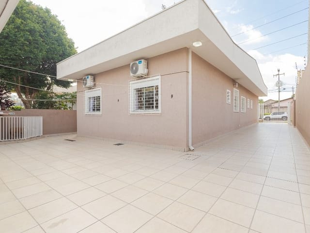 Casa com 414m² 3 quartos e 4 banheiros, à venda, no bairro Agua Verde em Curitiba