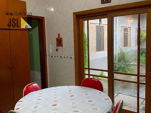 Casa com 251m² 3 quartos e 3 banheiros, à venda, no bairro Village das Flores em Caçapava