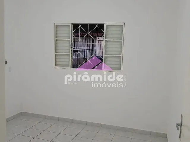 Casa com 10m² 2 quartos e 1 banheiro, para alugar, no bairro Bosque dos Eucaliptos em São José Dos Campos