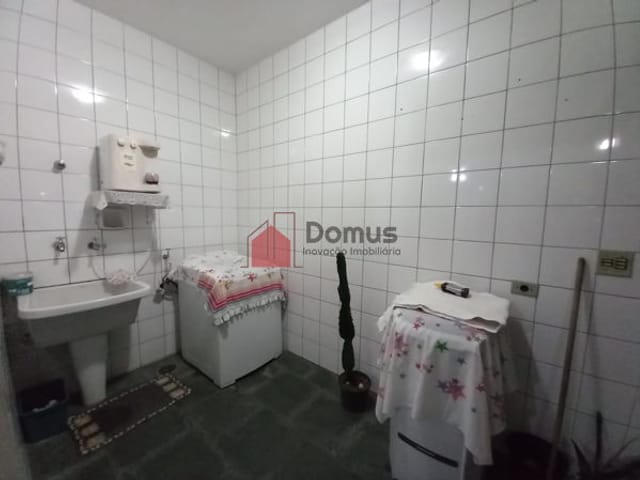 Casa com 342m², à venda, no bairro Parque São Domingos em Pindamonhangaba