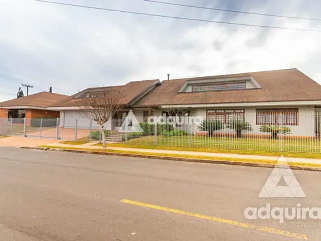 Casa com 2500m² 4 quartos e 5 banheiros, à venda ou para alugar, no bairro Estrela em Ponta Grossa
