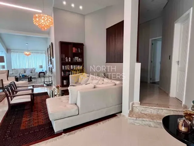 Casa com 540m² 4 quartos e 4 banheiros, à venda, no bairro Praia Brava em Florianópolis