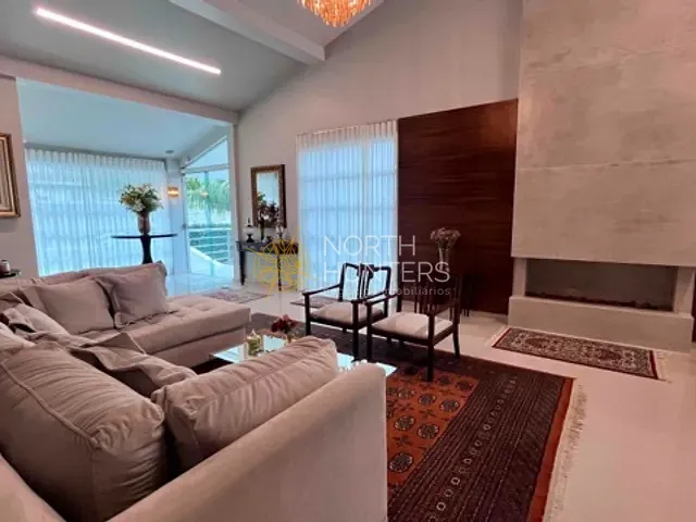 Casa com 540m² 4 quartos e 4 banheiros, à venda, no bairro Praia Brava em Florianópolis