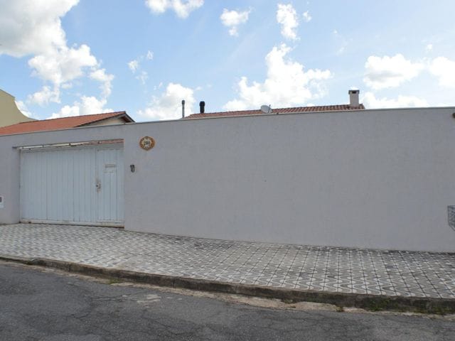 Casa com 390m² 3 quartos e 4 banheiros, à venda, no bairro Jardim Santa Rita de Cássia em Bragança Paulista