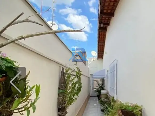 Casa com 250m² 3 quartos e 3 banheiros, à venda, no bairro Recanto do Parque em Itatiba