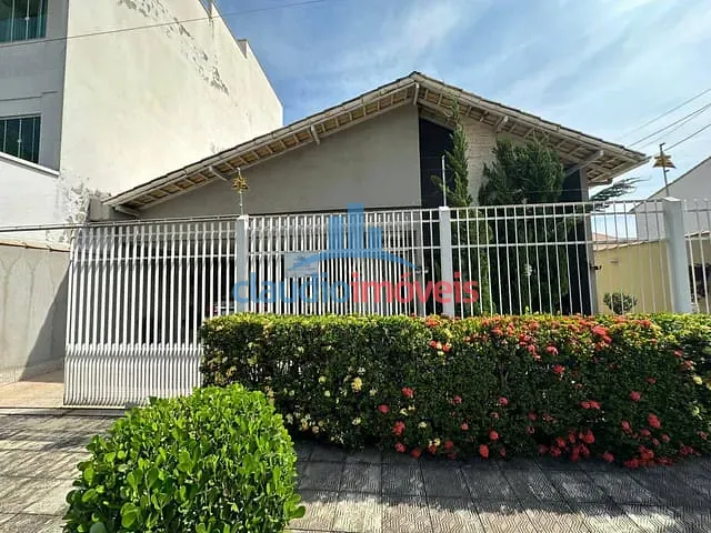 Casa com 300m² 3 quartos e 3 banheiros, à venda, no bairro Jardim Amália em Volta Redonda