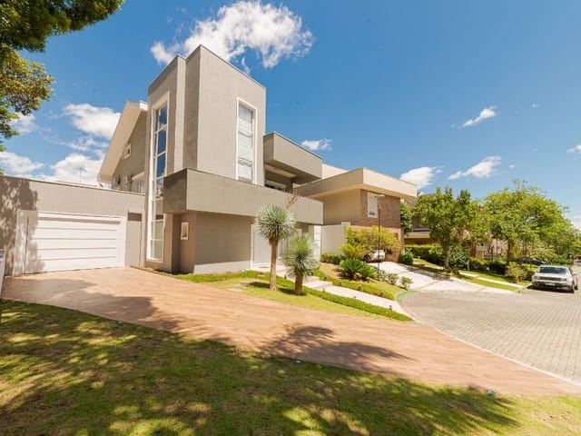 Casa com 767m² 3 quartos e 6 banheiros, à venda, no bairro Santa Felicidade em Curitiba
