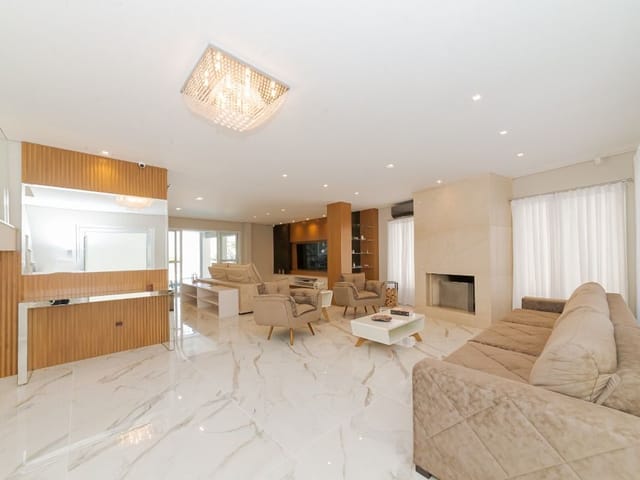 Casa com 767m² 3 quartos e 6 banheiros, à venda, no bairro Santa Felicidade em Curitiba