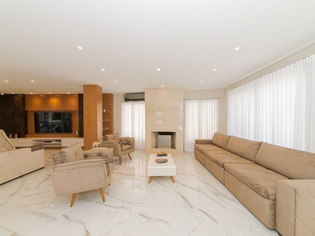 Casa com 767m² 3 quartos e 6 banheiros, à venda, no bairro Santa Felicidade em Curitiba