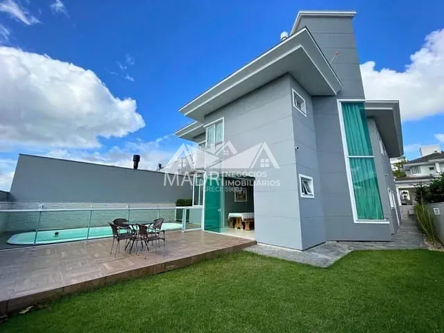 Casa 4 quartos e 2 banheiros, à venda, no bairro Pedra Branca em Palhoça