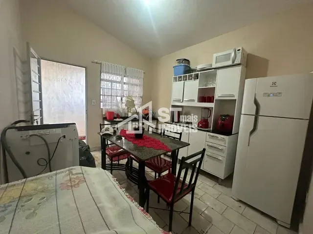 Casa com 200m² 3 quartos e 1 banheiro, à venda, no bairro Vila Leandro Previato em Andradas