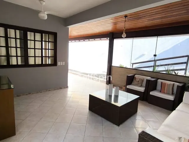 Casa 4 quartos e 2 banheiros, para alugar, no bairro Piratininga em Niterói