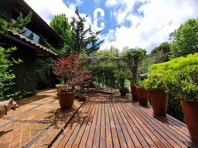 Casa com 3425m² 2 quartos e 3 banheiros, à venda, no bairro Passos da Mantiqueira em Campos do Jordão