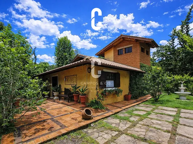 Casa com 3425m² 2 quartos e 3 banheiros, à venda, no bairro Passos da Mantiqueira em Campos do Jordão