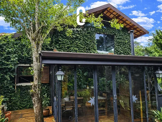 Casa com 3425m² 2 quartos e 3 banheiros, à venda, no bairro Passos da Mantiqueira em Campos do Jordão