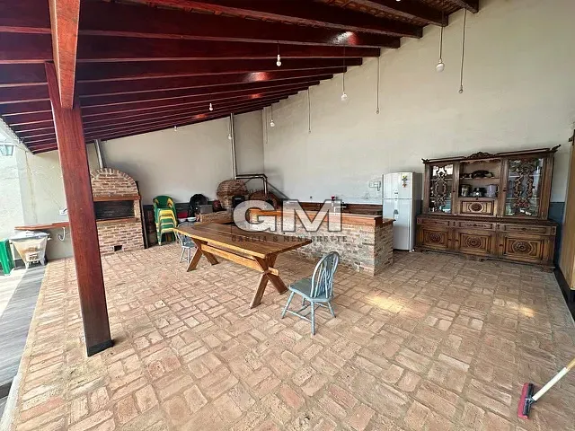 Casa com 336m² 1 quarto e 3 banheiros, à venda, no bairro Vila Mariana em Ribeirão Preto