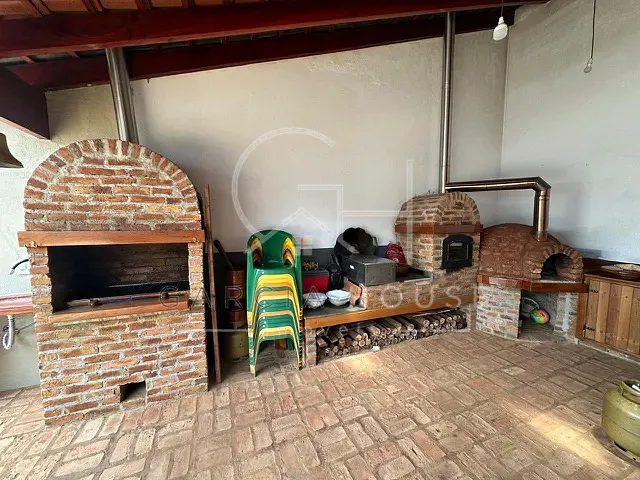 Casa com 336m² 1 quarto e 3 banheiros, à venda, no bairro Vila Mariana em Ribeirão Preto