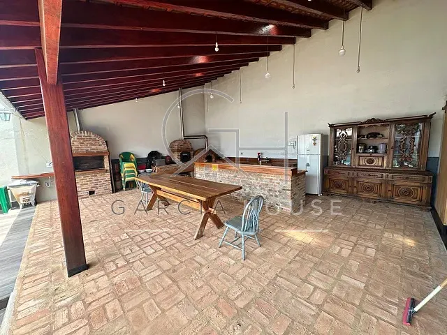 Casa com 336m² 1 quarto e 3 banheiros, à venda, no bairro Vila Mariana em Ribeirão Preto
