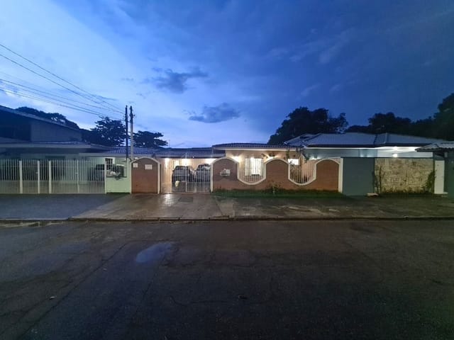Foto do Casa - Casa com 3 dormitórios, 248 m² - venda por R$ 1.200.000,00 ou aluguel por R$ 5.000,00/mês - Jardim Satélite - São José dos Campos/SP | INDEPENDENCE NEGOCIOS IMOBILIARIOS LTDA