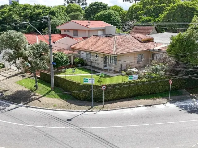 Casa com 456m² 3 quartos e 1 banheiro, à venda, no bairro Bom Retiro em Curitiba