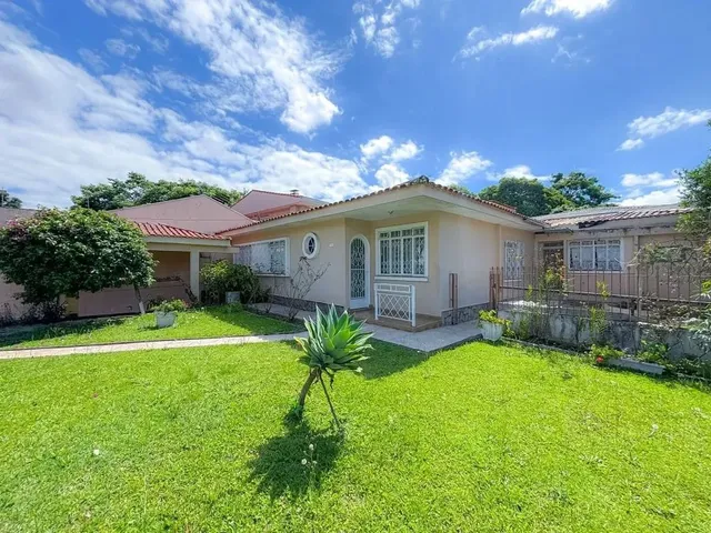 Casa com 456m² 3 quartos e 1 banheiro, à venda, no bairro Bom Retiro em Curitiba